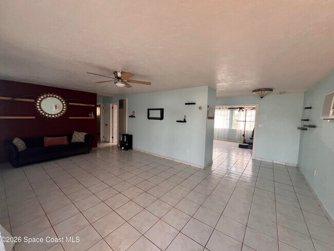 Foto del edificio - 2807 Tropic Rd