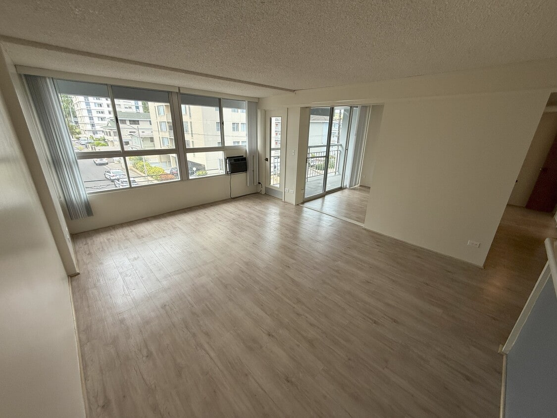 Living Room - 1621 Dole St