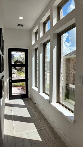 Foto del edificio - 27127 Cutleaf Daisy Ct