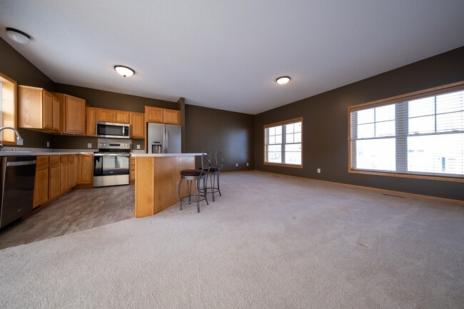 Building Photo - 20157 Holister Ln