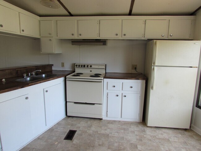 Building Photo - 5030 Kenleigh Dr