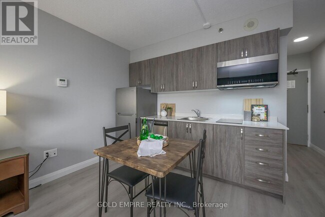 Photo du bâtiment - 300 King St