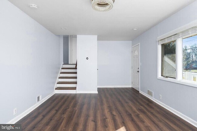 Building Photo - 4312 Nottingham Way