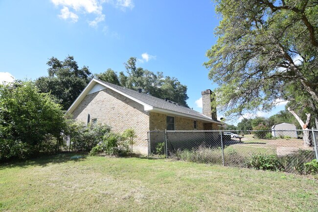 Building Photo - 10920 Hartrick Bluff Rd