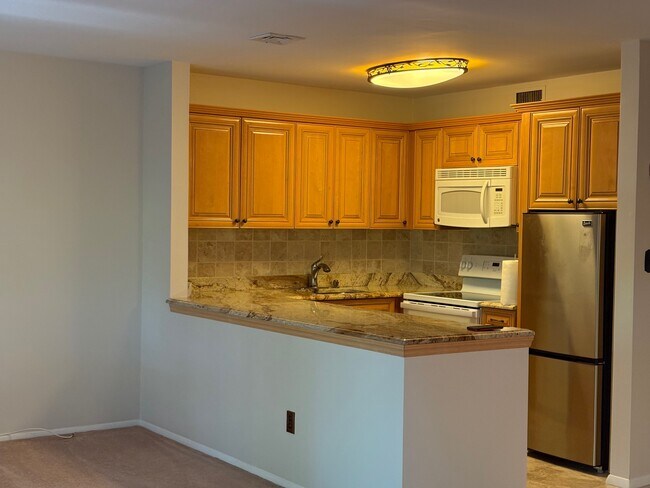 Foto del edificio - 188 Long Hill Dr