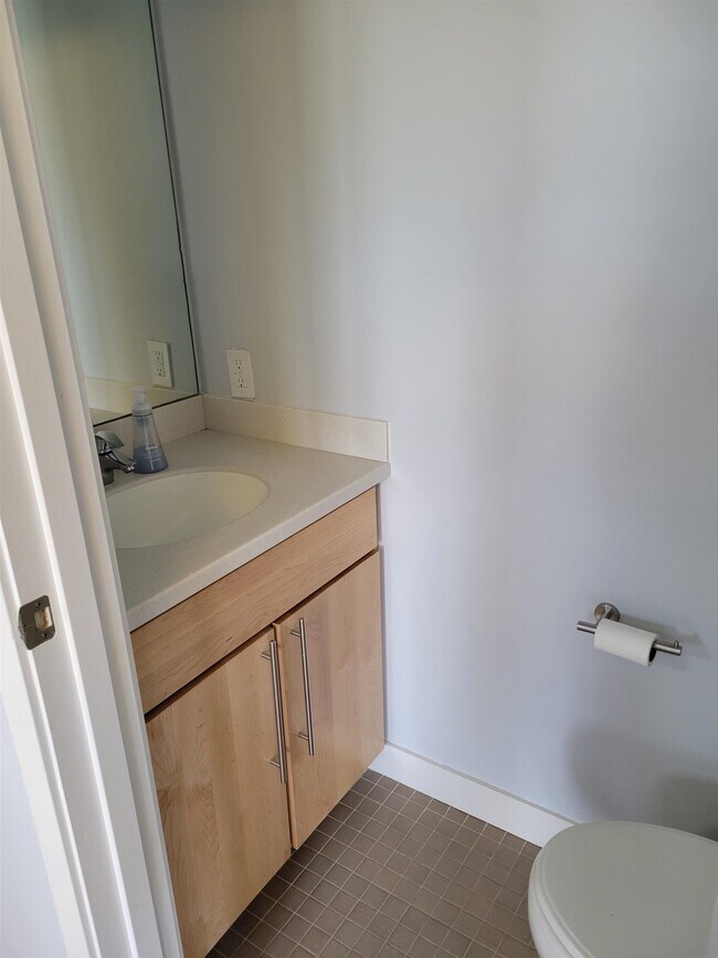 Building Photo - 7 Granite Ln