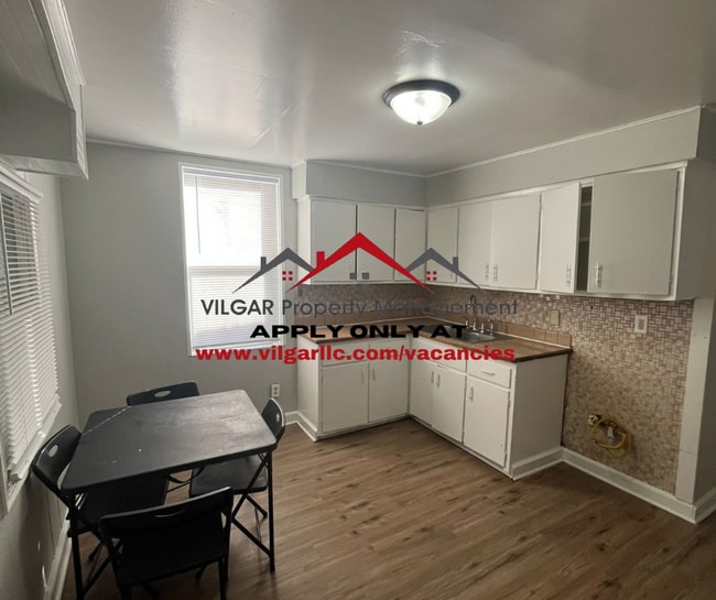 Foto del edificio - 3743 Adams St