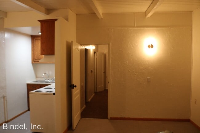 Building Photo - 4043-4043 Williams St