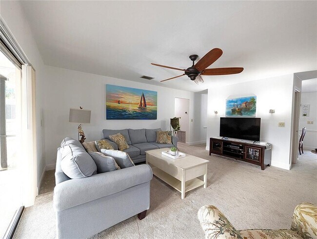 Foto del edificio - 912 72nd St NW