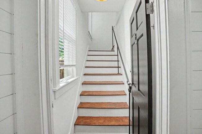 Building Photo - 2 bedroom 1 bathroom renovated Ardsley Park