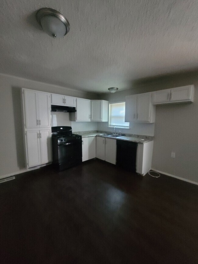 Foto del edificio - 6575 Silver Fox Dr Florissant, MO 63034