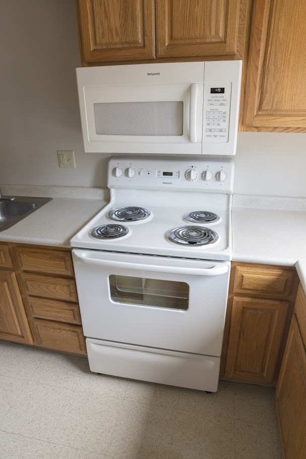 Building Photo - 3147 Hemlock Ct