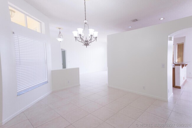 Building Photo - 6788 Las Colinas St