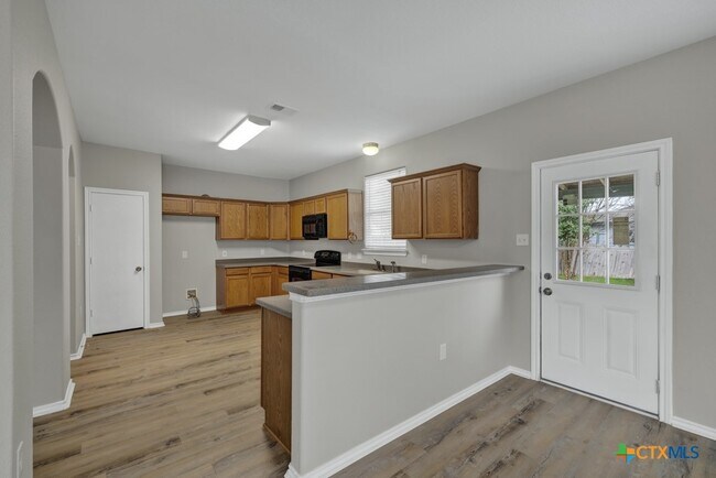 Building Photo - 3429 Rob Roy St