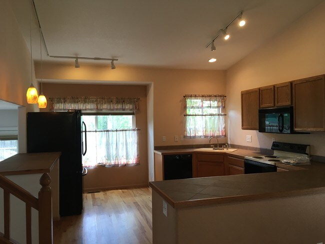 Foto del edificio - 1325 Red Mountain Dr