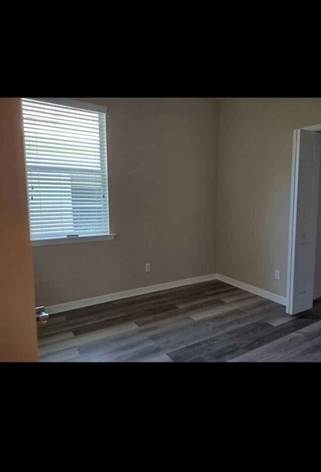 Foto del edificio - 2448 Blackburn Cir