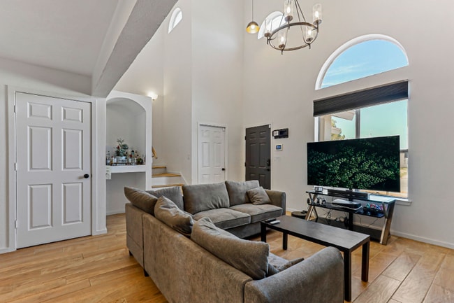 Building Photo - 3936 Tierra Arena Dr