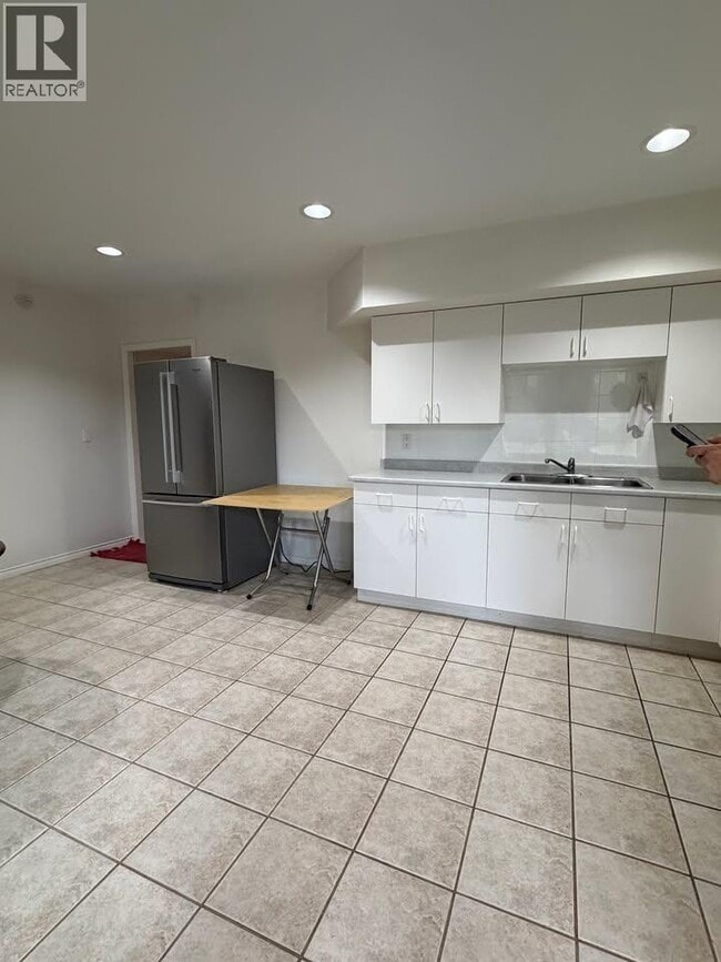 Building Photo - 2533 Jade Pl