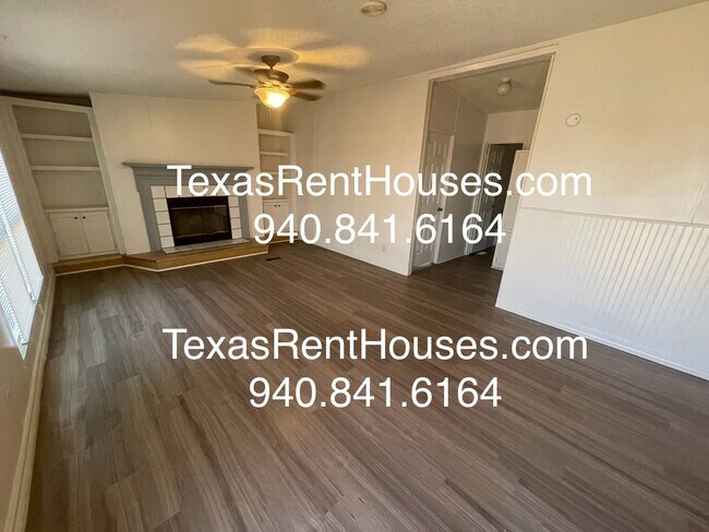 Building Photo - Beautiful Home Inside and Out!!!