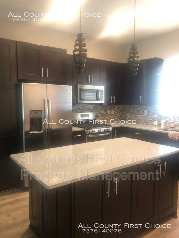 Photo - 815 Arlington Ave N Townhome