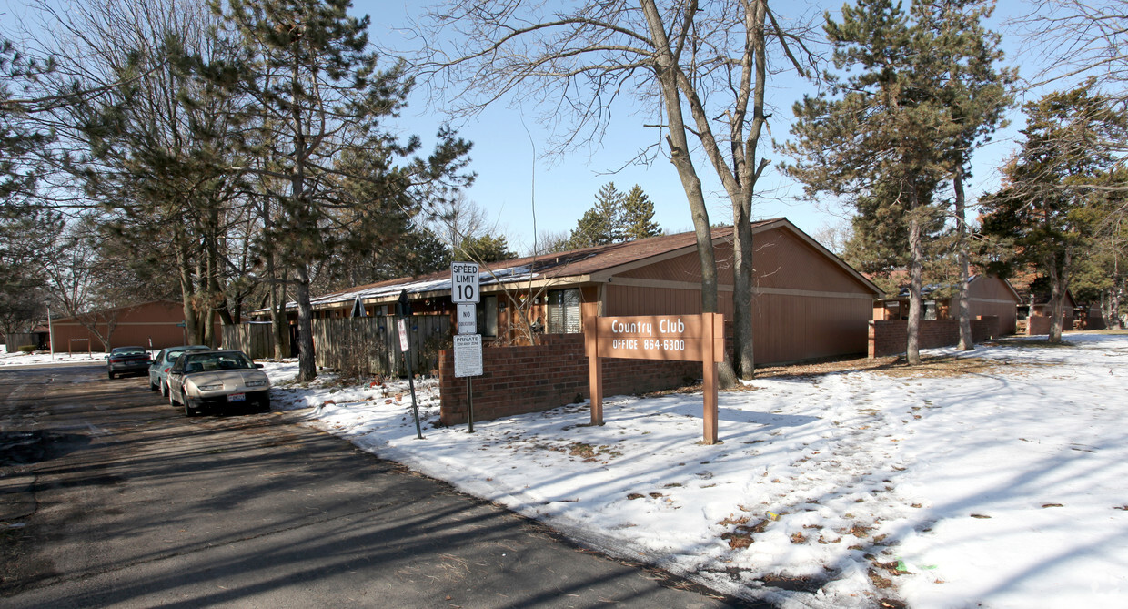 Building Photo - Country Club Apartments