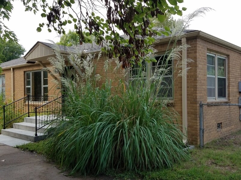 Foto principal - 1112 N Woodrow Ave