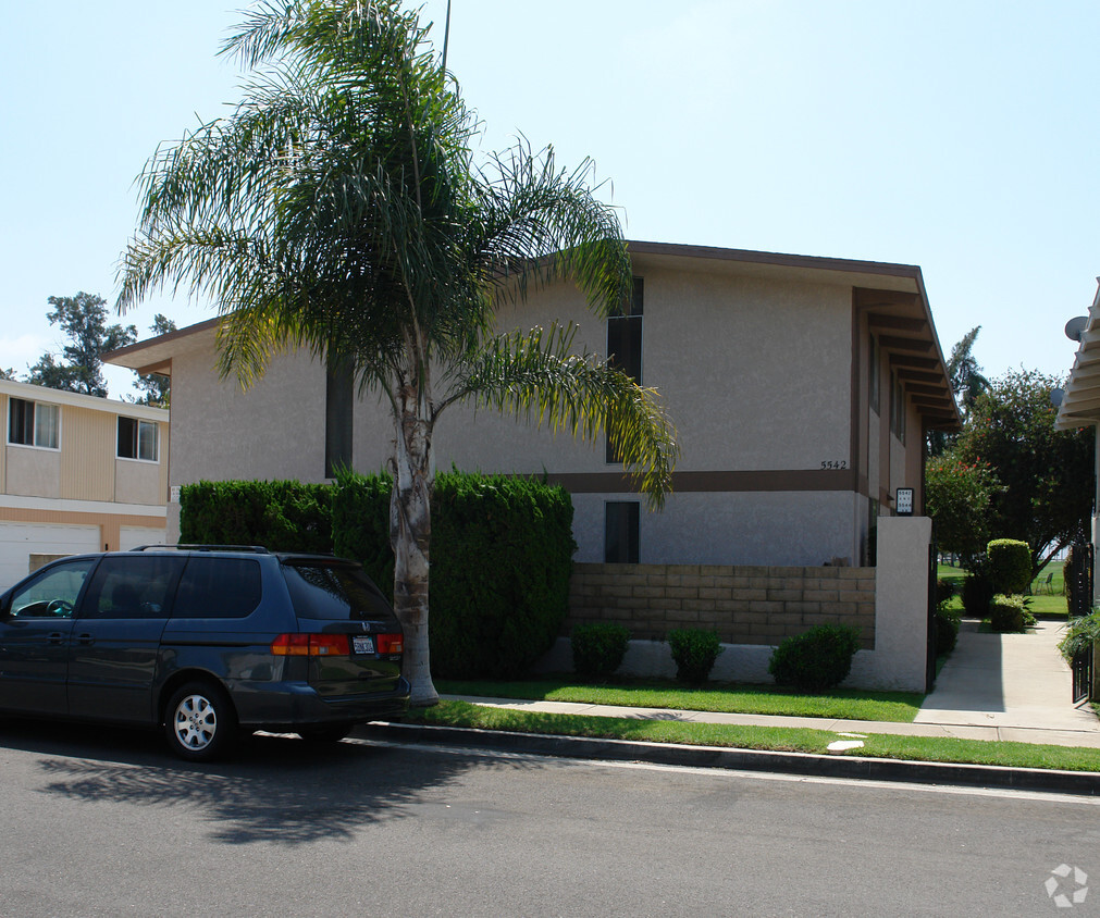 Building Photo - 5542-5544 Fernhill Cir