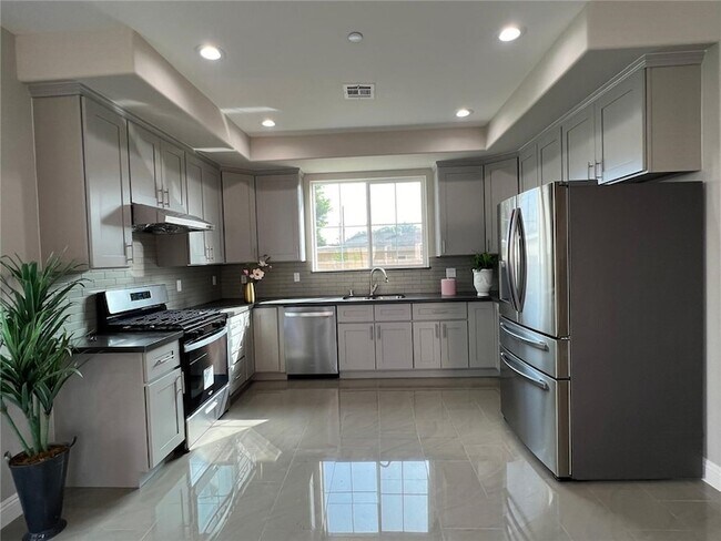 Foto del edificio - 3858 Delta St