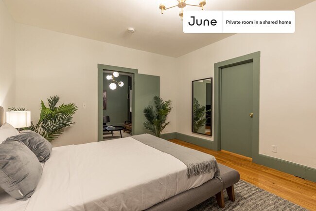 Foto del edificio - Room in Shared 4 bed/1 bath home