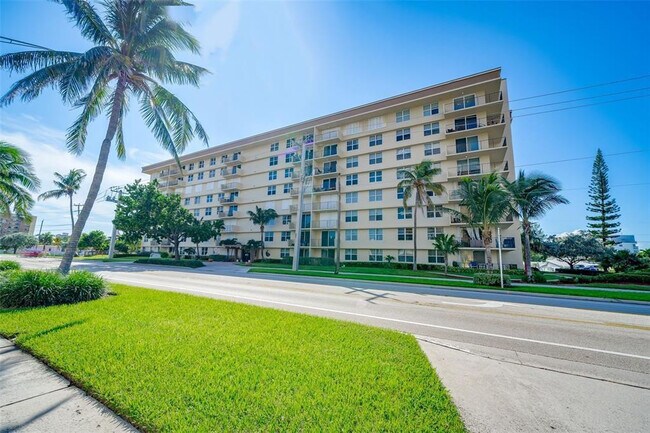 Foto del edificio - 1009 N Ocean Blvd