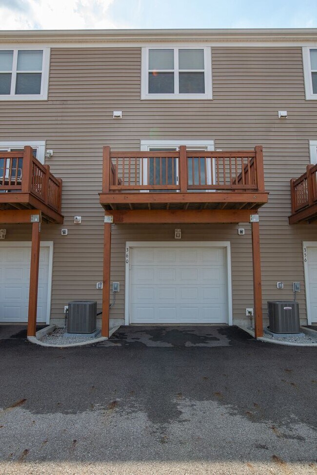 Building Photo - 360 Autumn Ridge Cir