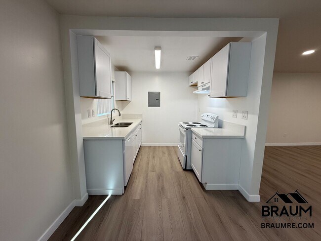 Foto del edificio - 5611 Fulcher Ave
