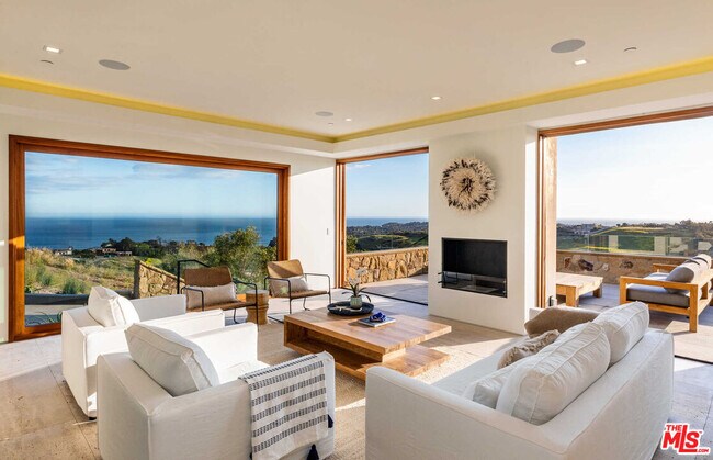 Foto del edificio - 6097 Murphy Way