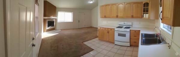Building Photo - 22965 Oxnard St