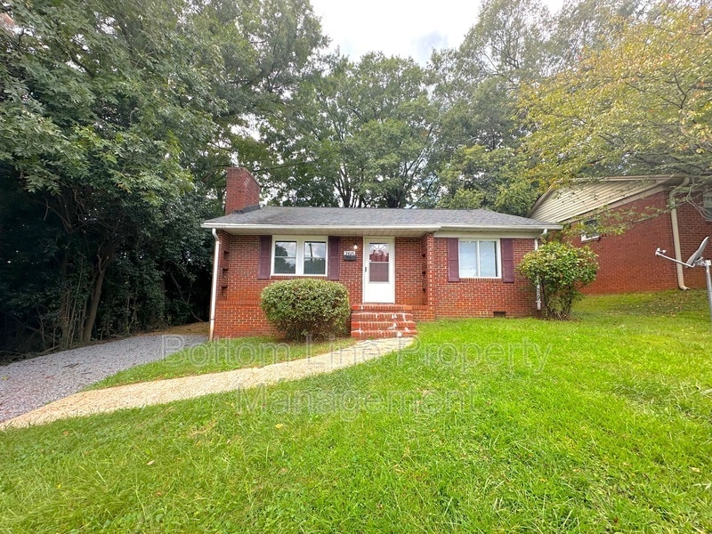 Primary Photo - 2615 Amber Dr