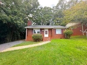 Building Photo - 2615 Amber Dr