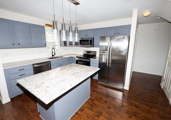 Building Photo - 103 Asteria St