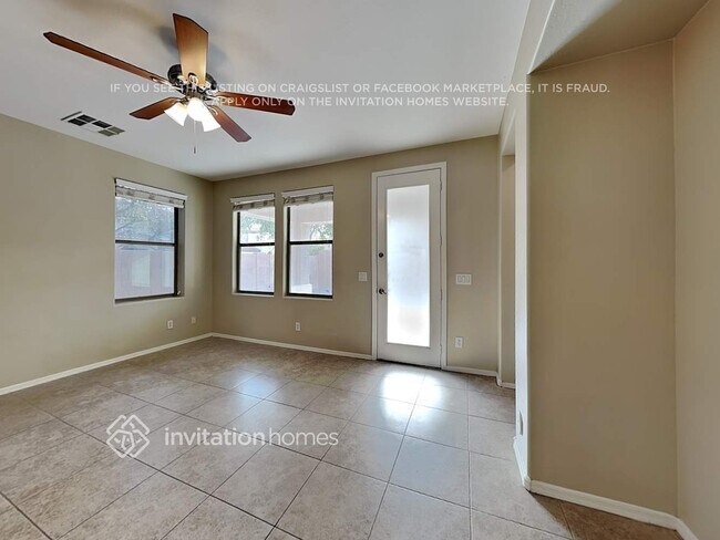 Foto del edificio - 3351 E Oakland St