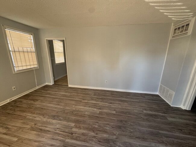 Photo - 1814 State St House