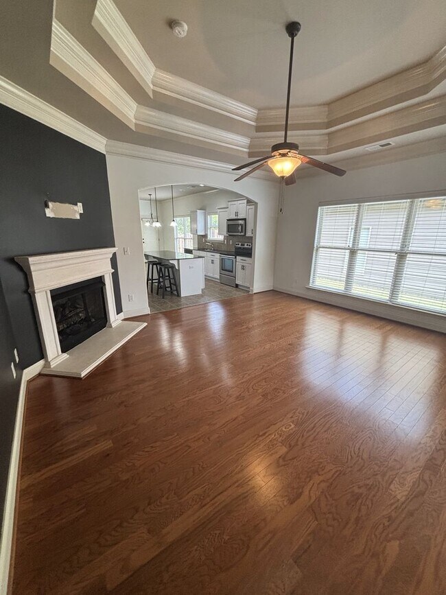 Foto del edificio - 3 Bed 2 Bath Home In Westover With A 2 Car Garage