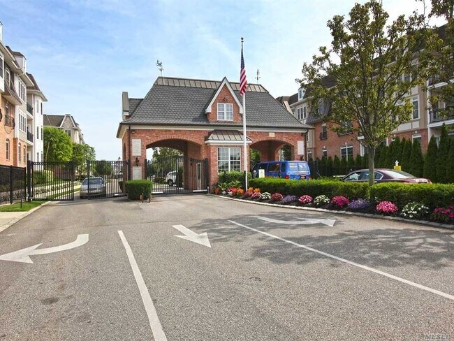 Foto del edificio - 542 Roosevelt Way