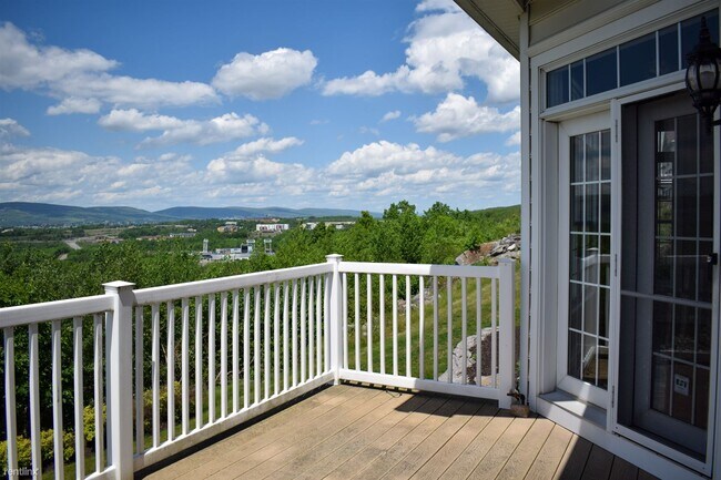 Building Photo - 3 br, 3.5 bath Townhome - 1106 Tennyson Close