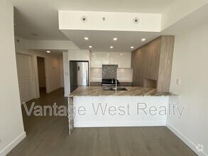 Building Photo - 1151-1151 Sunset Dr