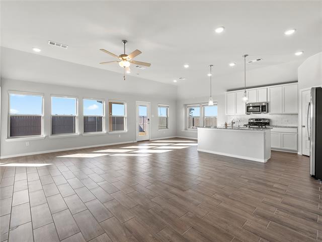 Building Photo - 3301 Redbud Flower Trl