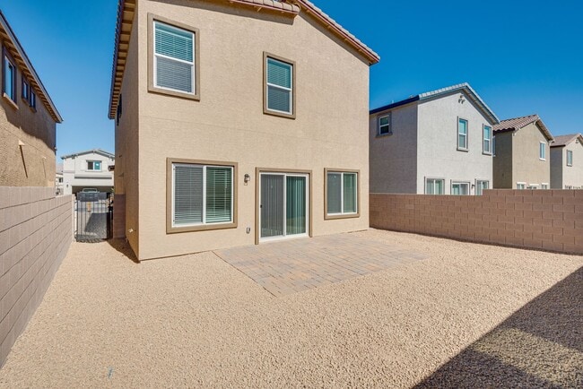 Building Photo - Brand New Never Been Lived In Home in Vall...