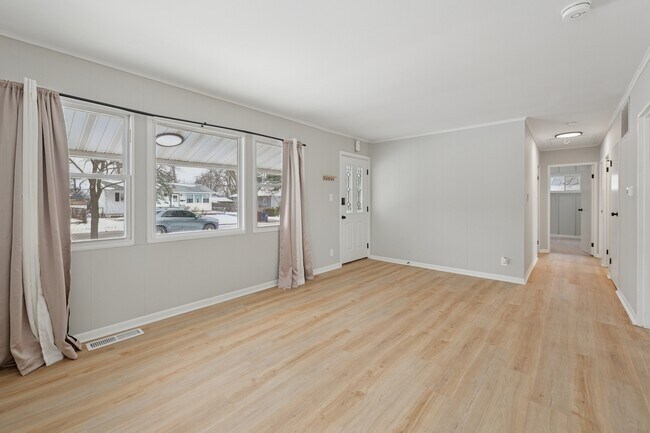 Foto del edificio - 26 Normandy Dr E