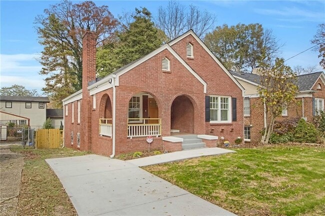 Building Photo - 1129 Larosa Terrace SW