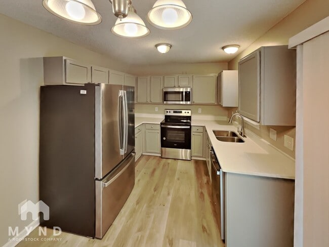 Building Photo - 5908 Riana Way