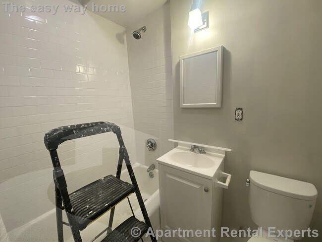 Foto del edificio - 156-158 Summer St Unit #108
