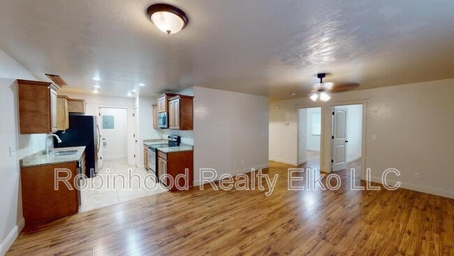 Foto del edificio - 279 Country Club Pkwy